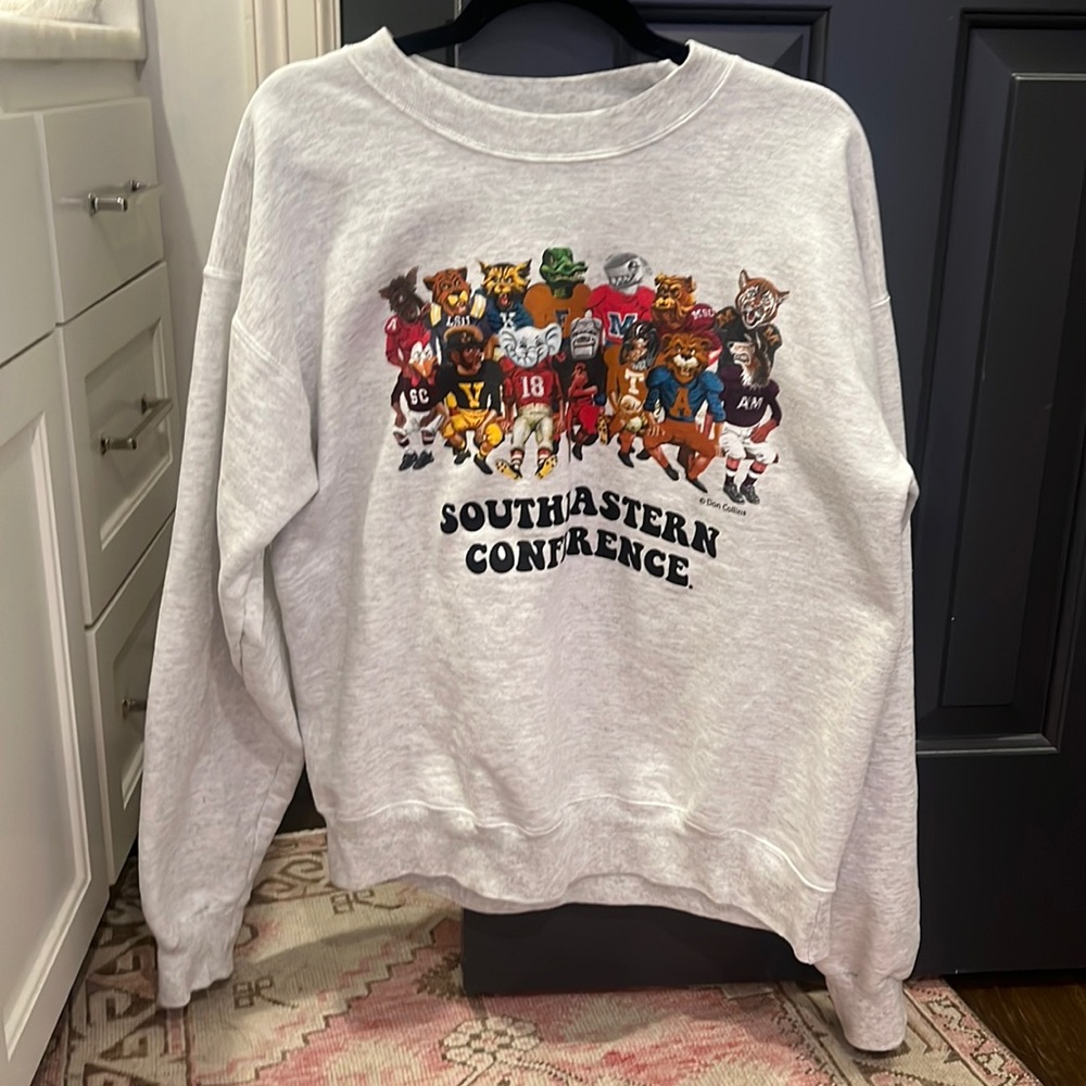 College football crew neck!🩶